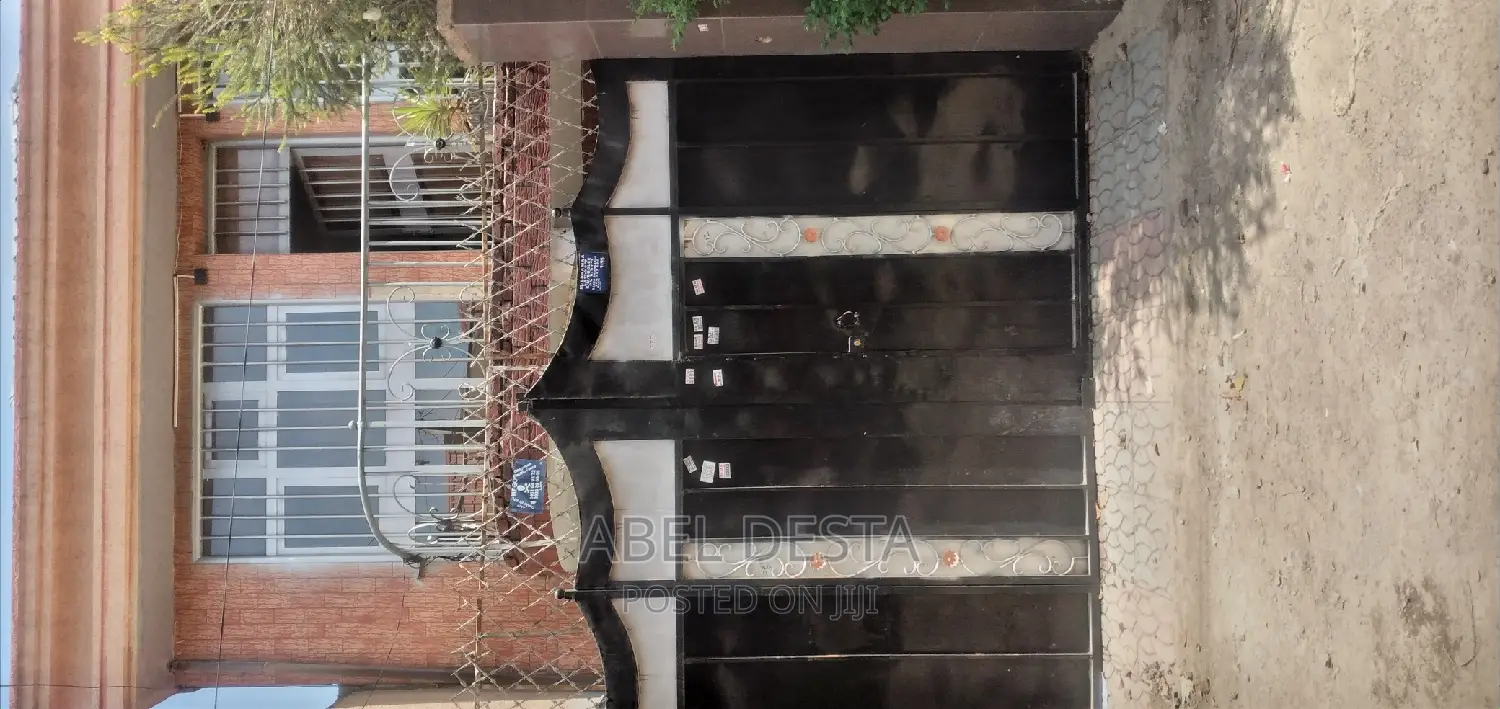 Furnished 4bdrm Villa in Wangari Sefer, Adama for rent