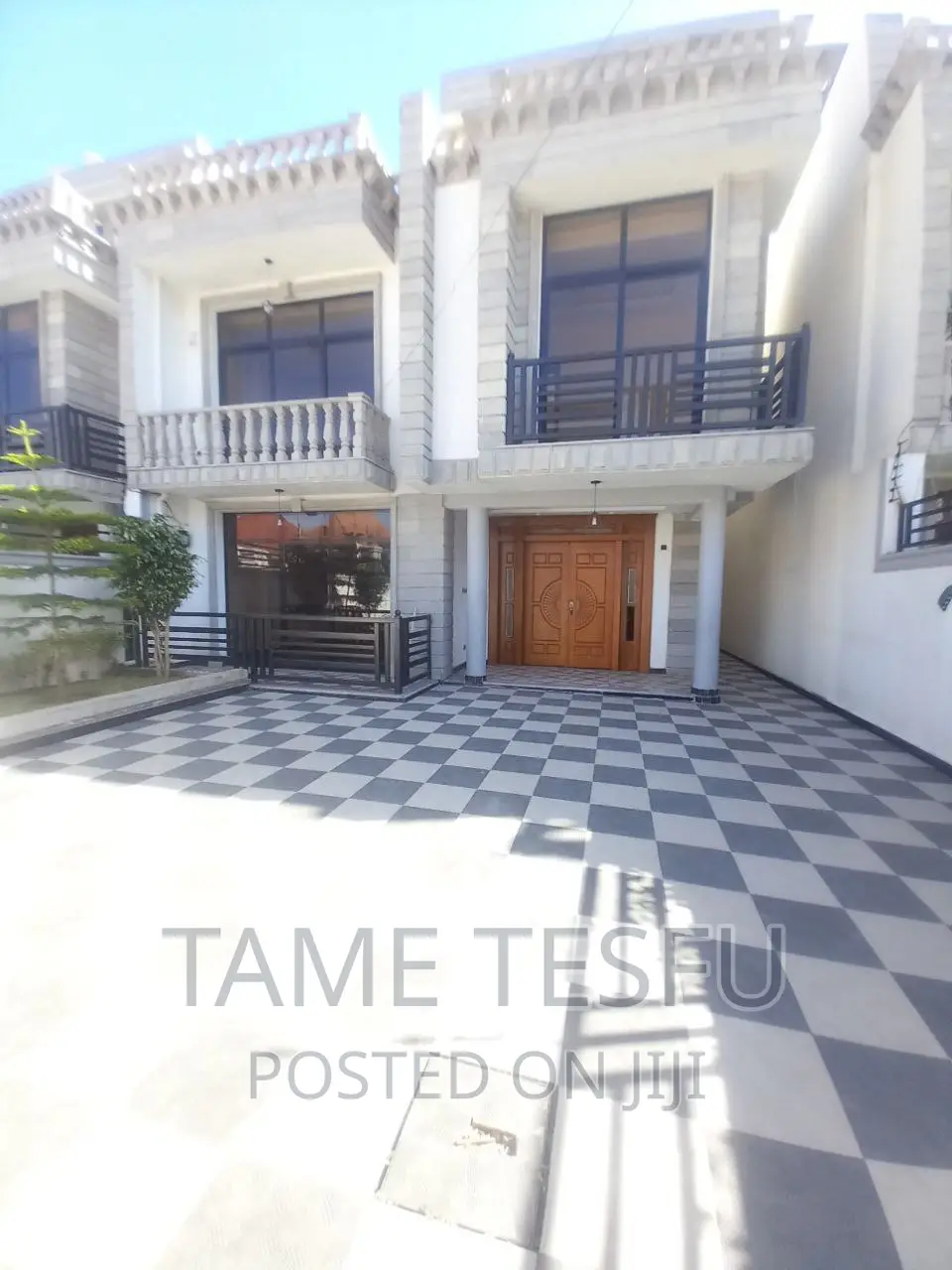 Furnished 6bdrm House in Hayat, Yeka for sale