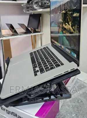 New Laptop Apple MacBook Pro 2015 16GB Intel Core I7 SSD 512GB