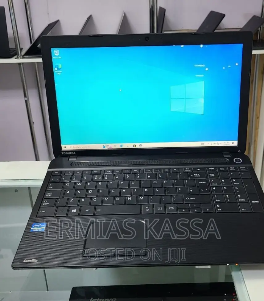 Laptop Toshiba Satellite C665 4GB Intel Core I5 HDD 500GB
