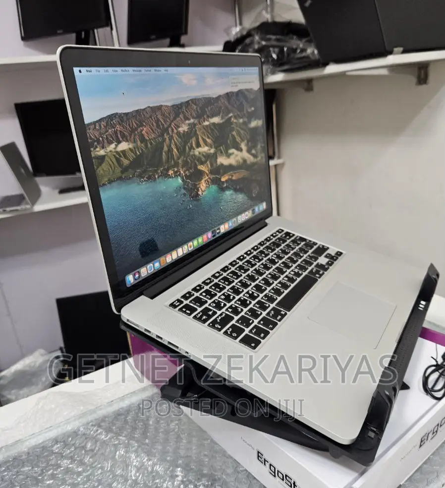 New Laptop Apple MacBook Pro 2015 16GB Intel Core I7 SSD 512GB