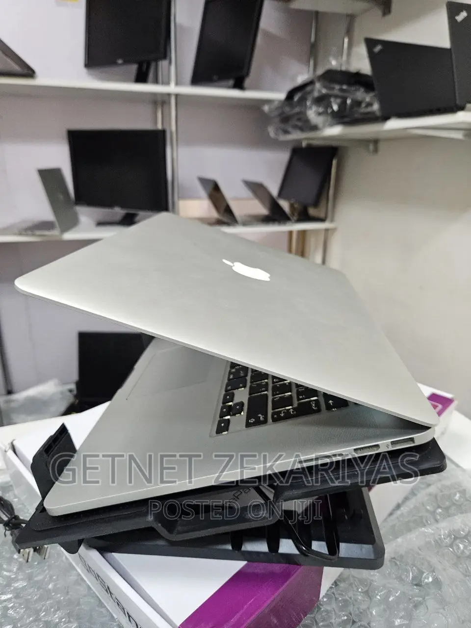 New Laptop Apple MacBook Pro 2015 16GB Intel Core I7 SSD 512GB