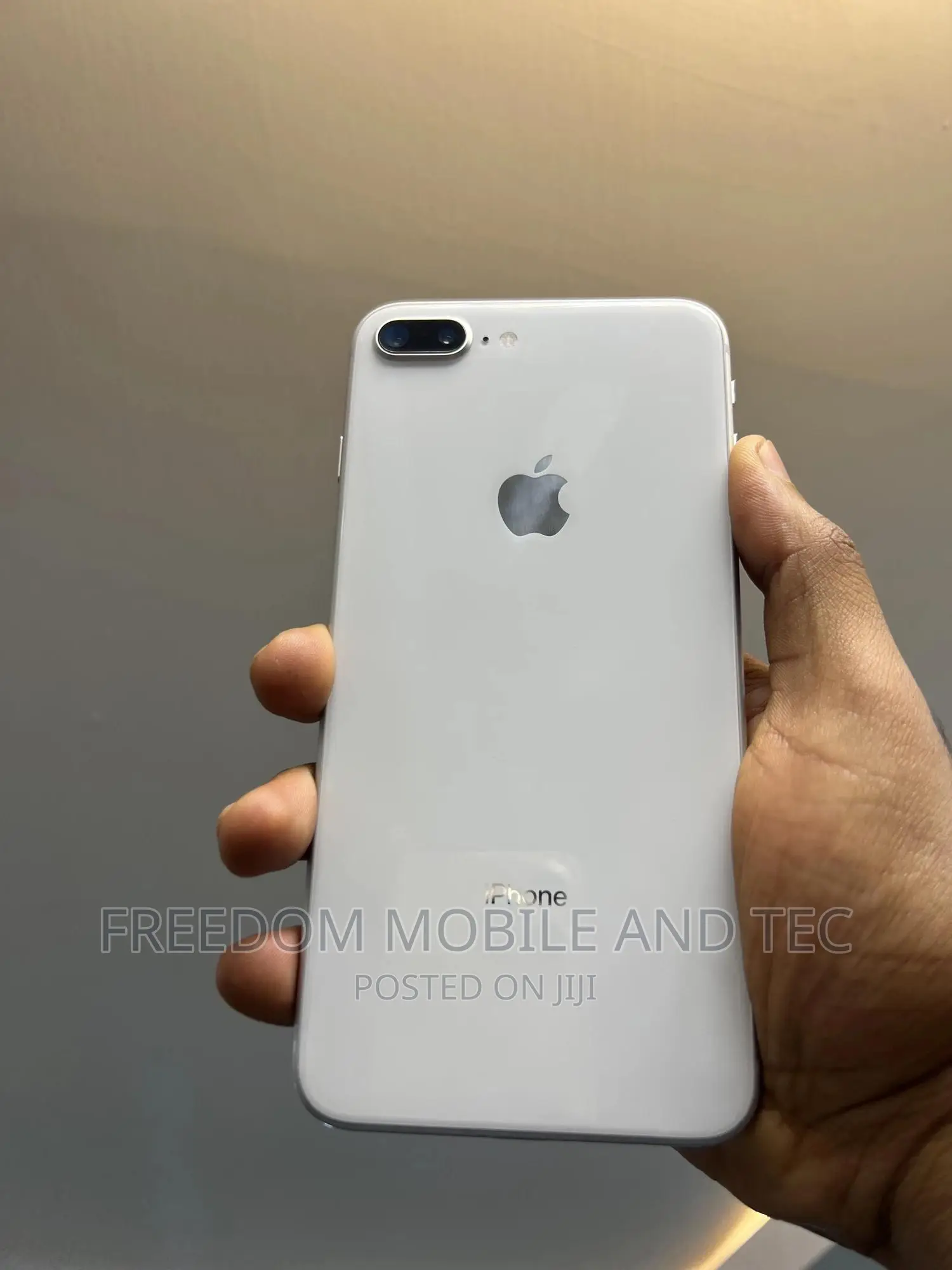 Apple iPhone 8 Plus 64 GB White