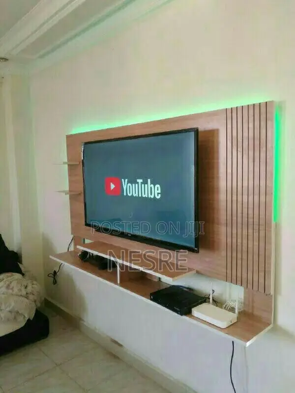 ውብ እና ማራኪ ቲቪ ስታንዶች