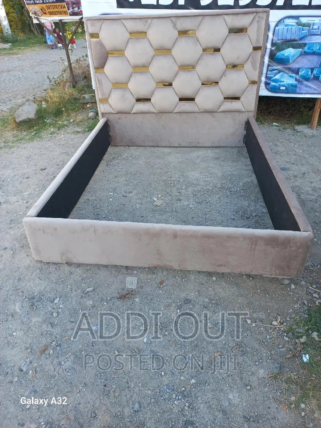 1.50 አልጋ/ Beds