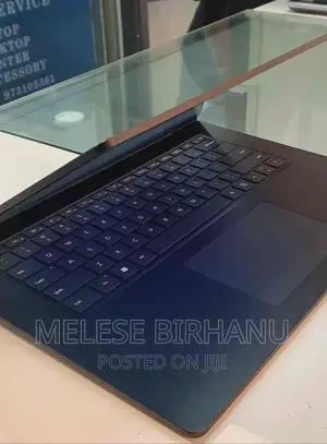 New Laptop Microsoft 16GB Intel Core I7 SSD 512GB
