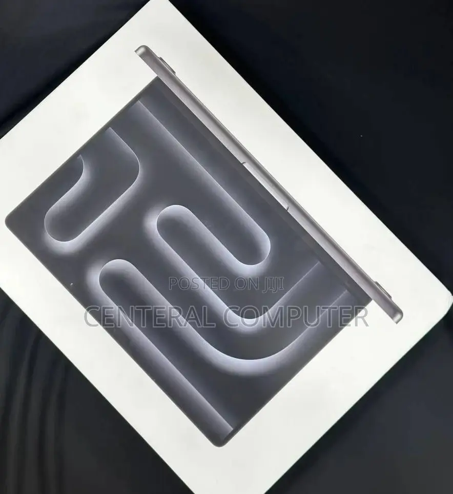 New Laptop Apple MacBook Pro 2023 M3 14-Inch 16GB Apple M3 SSD 1T