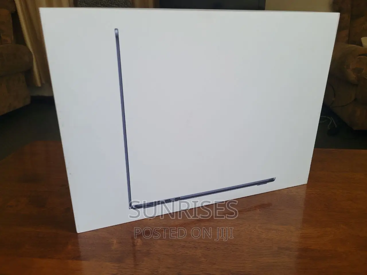 New Laptop Apple MacBook Air 2022 M2 8GB Apple M2 SSD 256GB