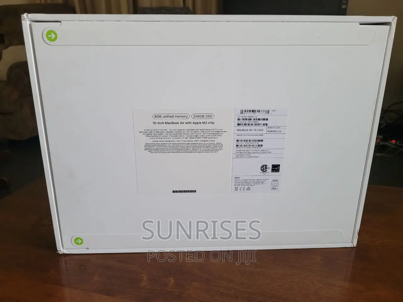 New Laptop Apple MacBook Air 2022 M2 8GB Apple M2 SSD 256GB