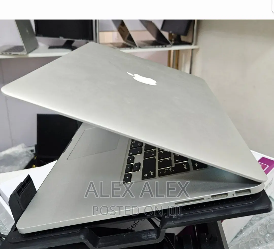 New Laptop Apple MacBook 2015 16GB Intel Core I7 SSD 512GB