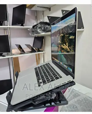 New Laptop Apple MacBook 2015 16GB Intel Core I7 SSD 512GB