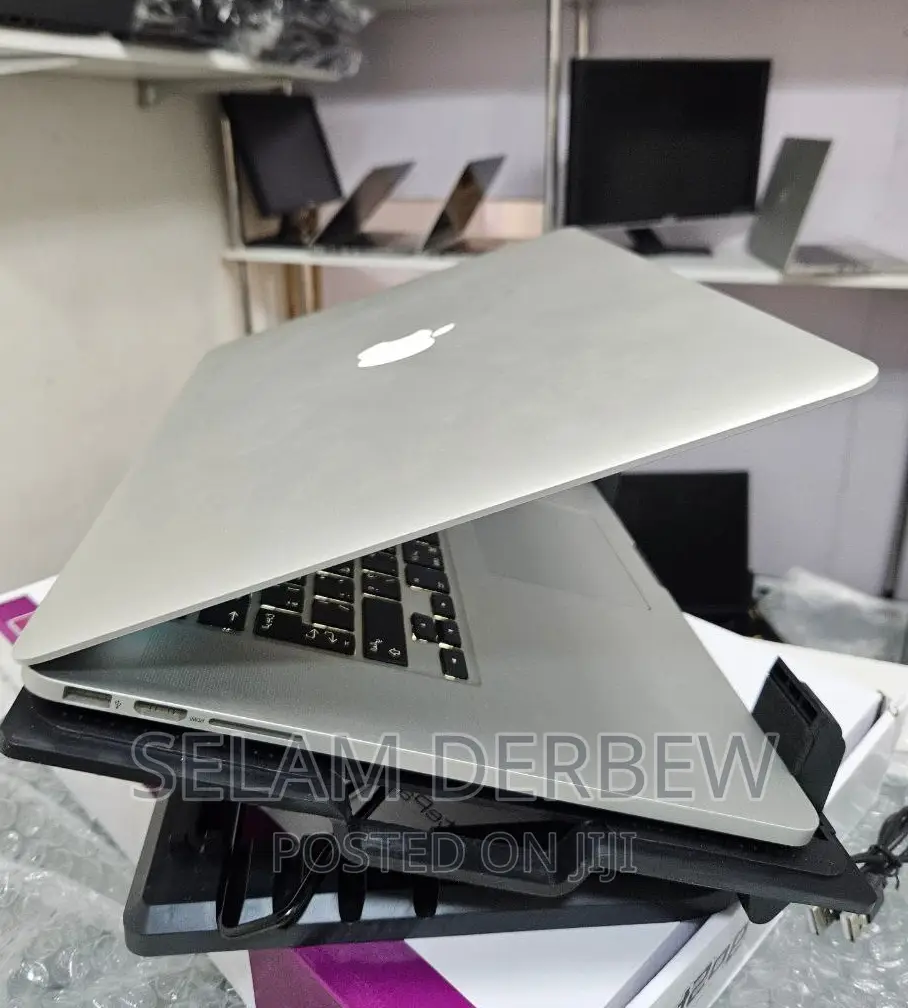 New Laptop Apple MacBook 2015 16GB Intel Core I7 SSD 512GB