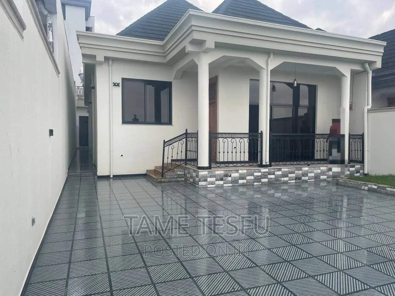 Furnished 4bdrm Villa in Gorroo Yerer, Bole for sale