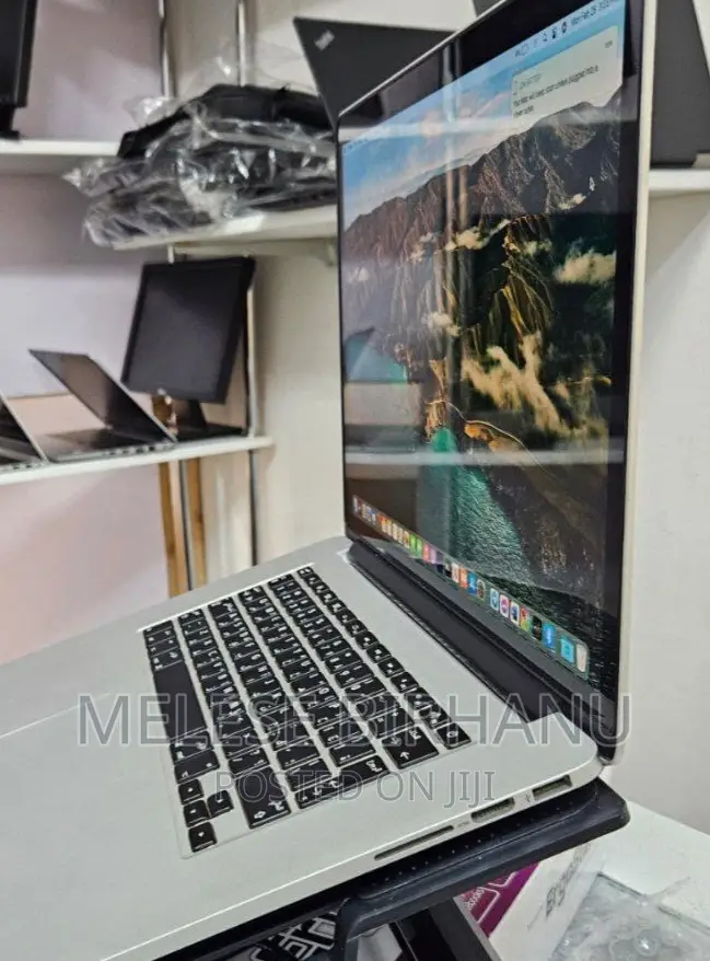 New Laptop Apple MacBook Pro 2015 16GB Intel Core I7 SSD 512GB