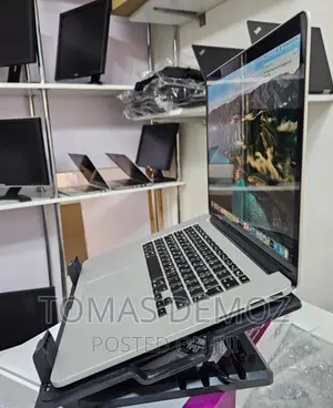 New Laptop Apple MacBook Pro 2015 16GB Intel Core I7 SSD 128GB