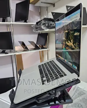 New Laptop Apple MacBook Pro 2015 16GB Intel Core I7 SSD 128GB