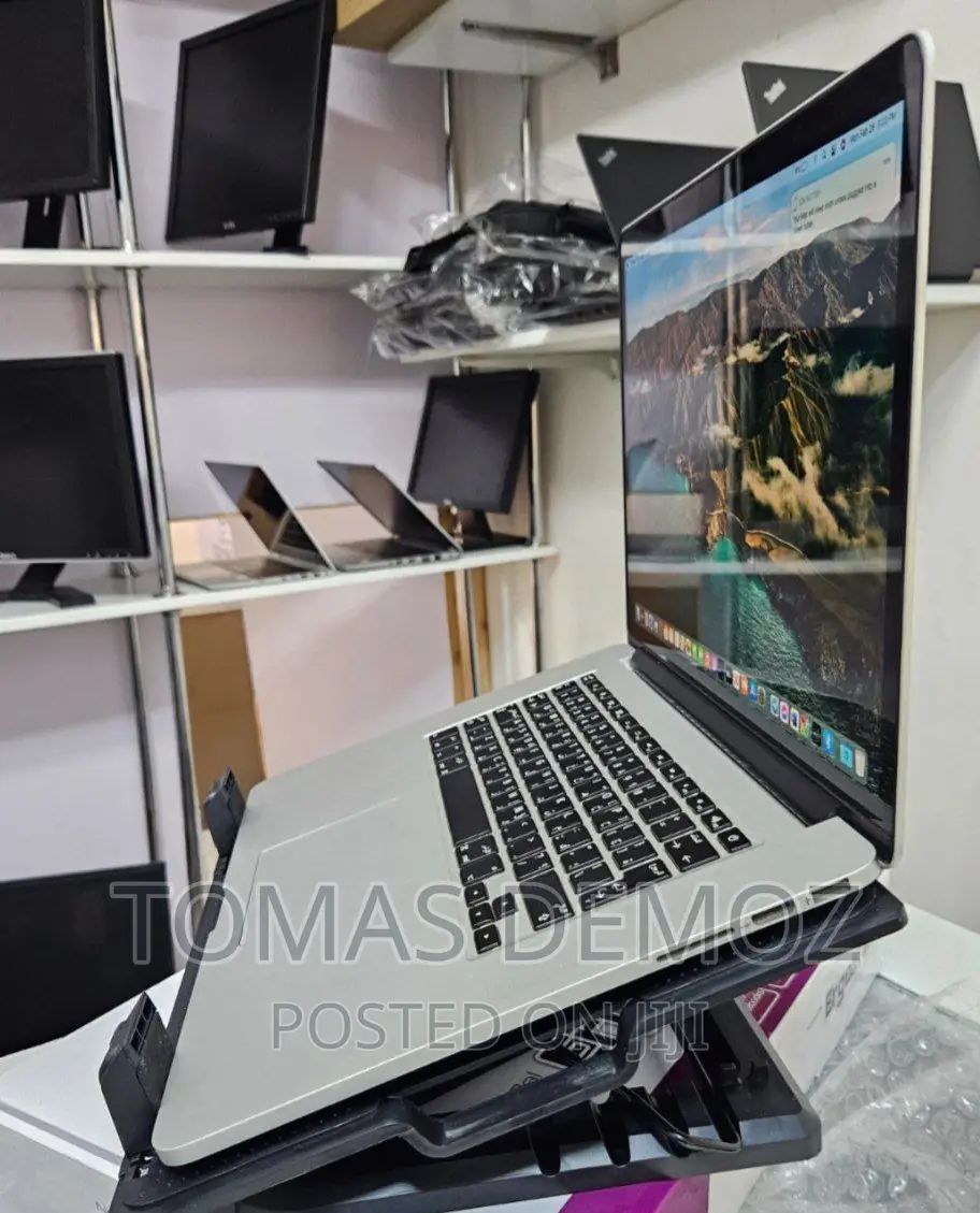 New Laptop Apple MacBook Pro 2015 16GB Intel Core I7 SSD 128GB