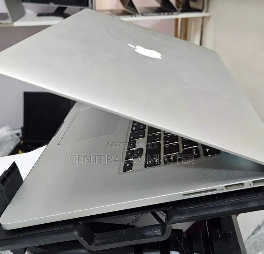 New Laptop Apple MacBook 2015 16GB Intel Core I7 SSD 512GB