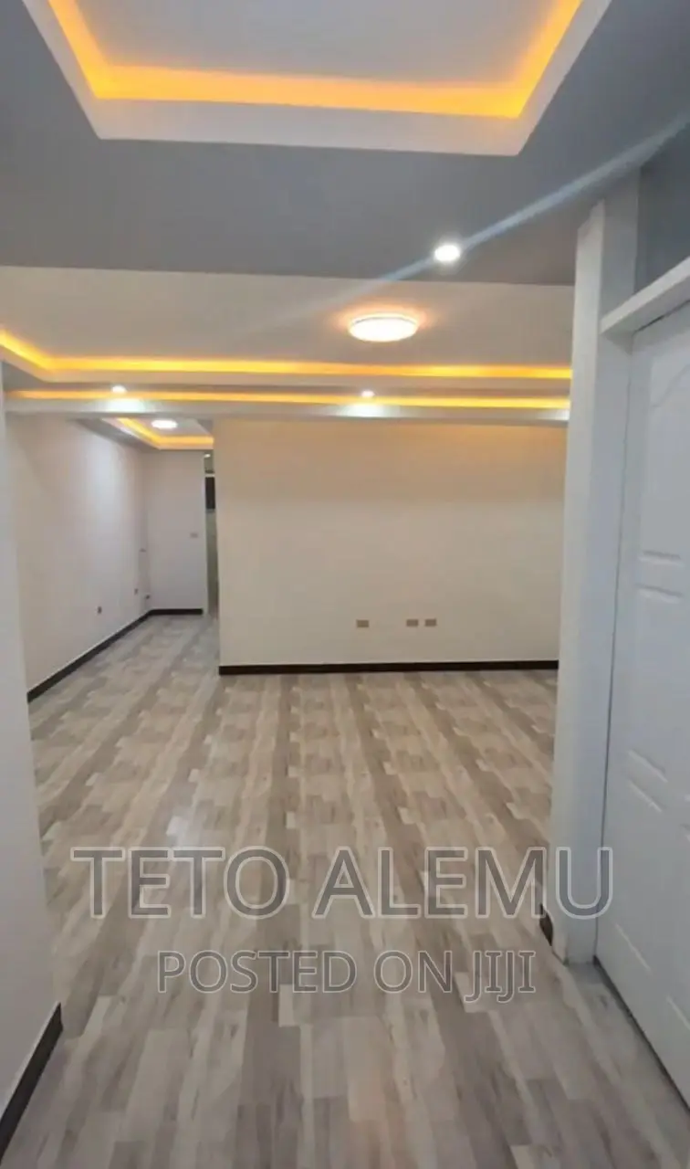 6bdrm House in የሚሸጥ ቤት አያት, Bole for sale