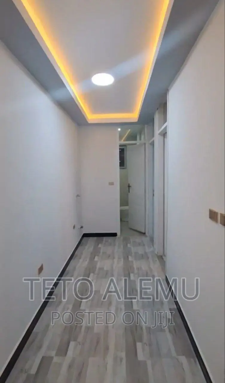 6bdrm House in የሚሸጥ ቤት አያት, Bole for sale
