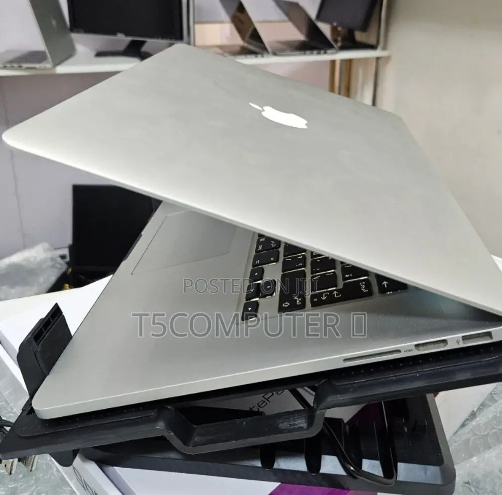 New Laptop Apple MacBook 2015 16GB Intel Core I7 SSD 512GB