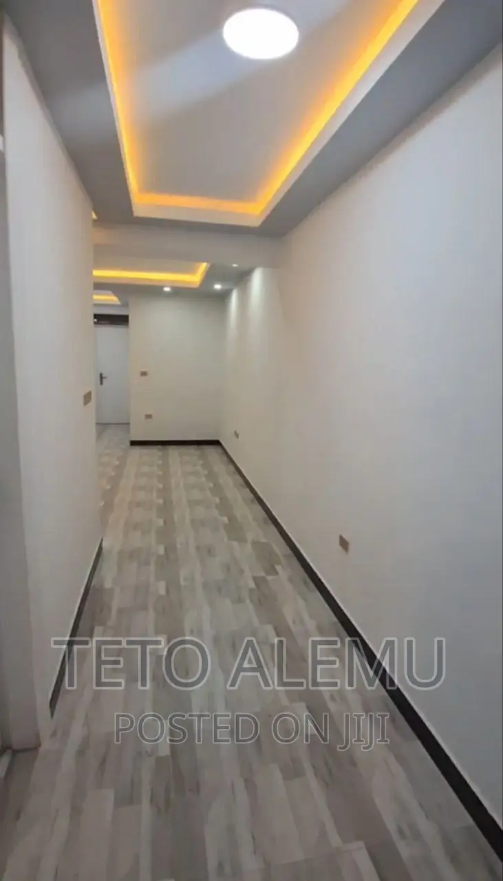 6bdrm House in የሚሸጥ ቤት አያት, Bole for sale