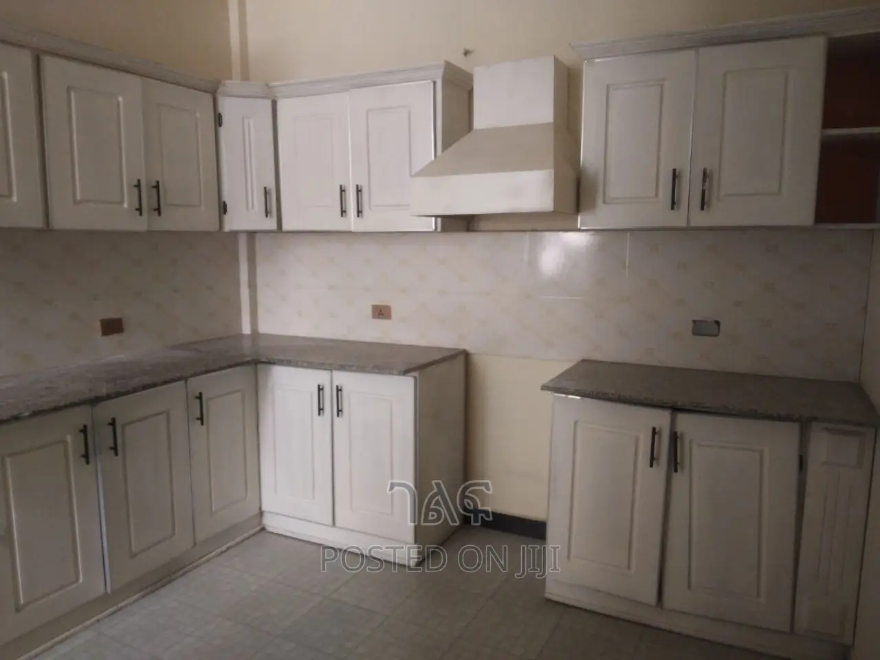 5bdrm House in 👉አያት አካባቢ 👉ለሽያጭ የቀረበ, Bole for sale