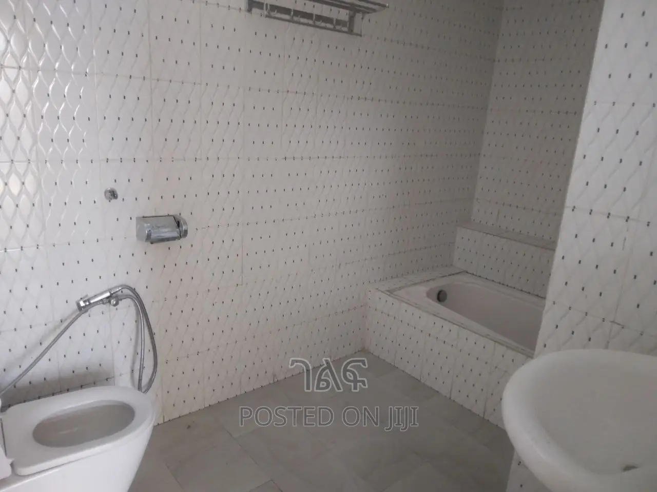 5bdrm House in 👉አያት አካባቢ 👉ለሽያጭ የቀረበ, Bole for sale