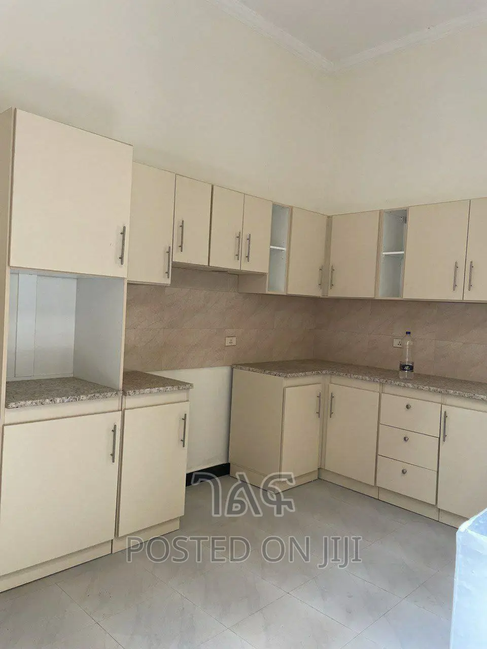 3bdrm Villa in 🏠 - ሰሚት አካባቢ 
የሚሸጥ, Bole for sale