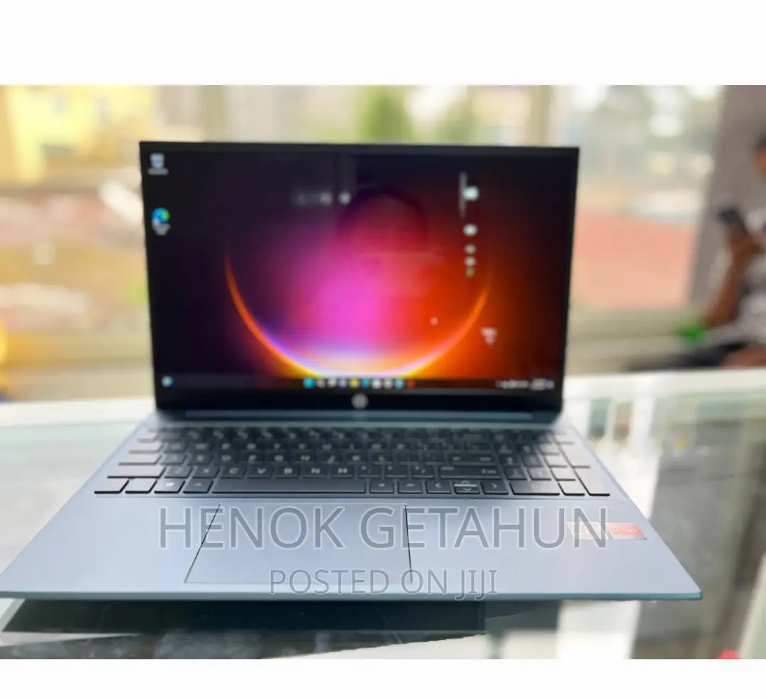 New Laptop HP Pavilion 15 8GB AMD Ryzen 5 SSD 512GB
