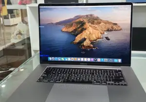 Photo - New Laptop Apple MacBook Pro 2019 32GB Intel Core I7 SSD 512GB