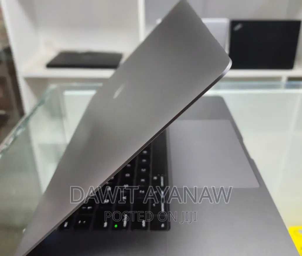 New Laptop Apple MacBook Pro 2019 32GB Intel Core I7 SSD 512GB
