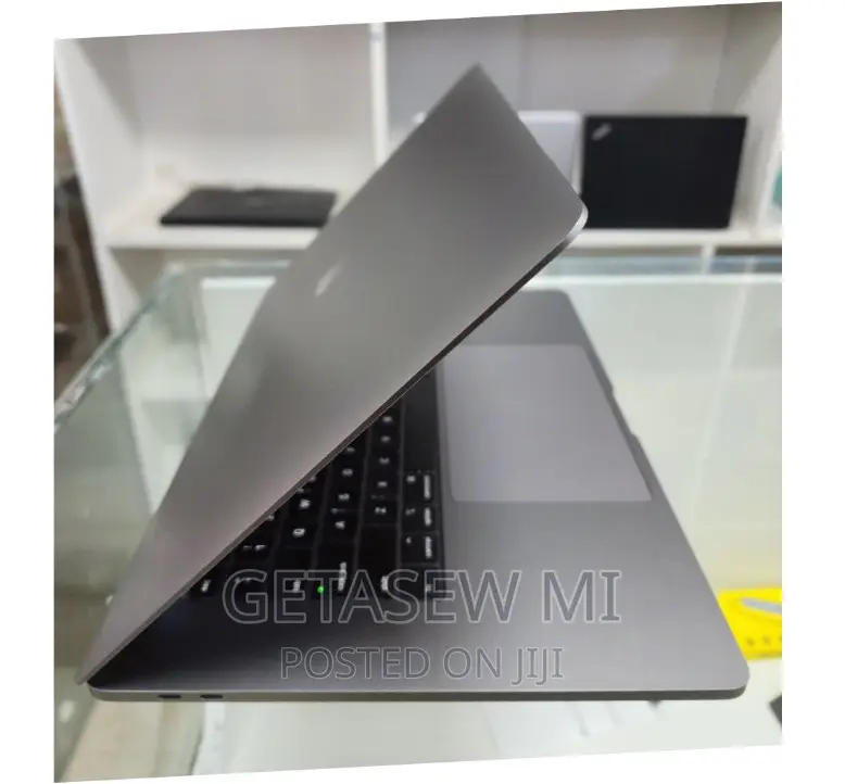 New Laptop Apple MacBook Pro 2019 32GB Intel Core I7 SSD 512GB