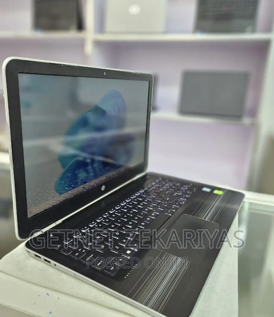 New Laptop HP Pavilion 15 8GB Intel Core I5 SSD 512GB