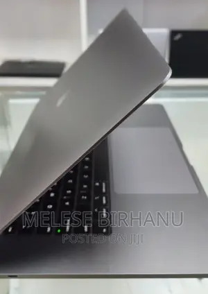 New Laptop Apple MacBook Pro 2019 32GB Intel Core I7 SSD 512GB