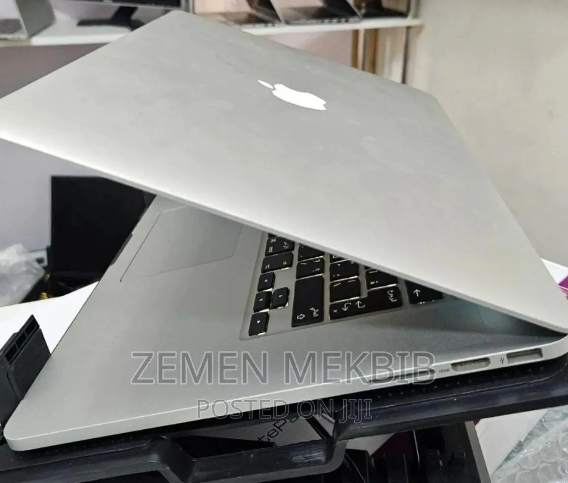New Laptop Apple MacBook 2015 16GB Intel Core i7 SSD 512GB