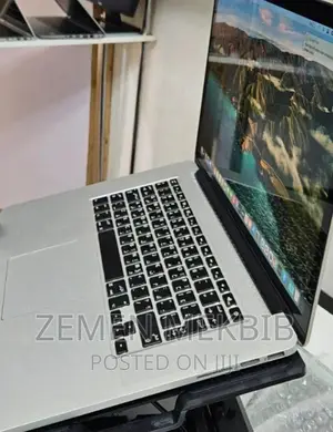 New Laptop Apple MacBook 2015 16GB Intel Core i7 SSD 512GB