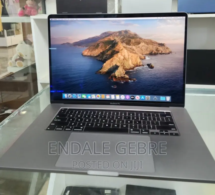 New Laptop Apple MacBook 2019 32GB Intel Core I7 SSD 512GB