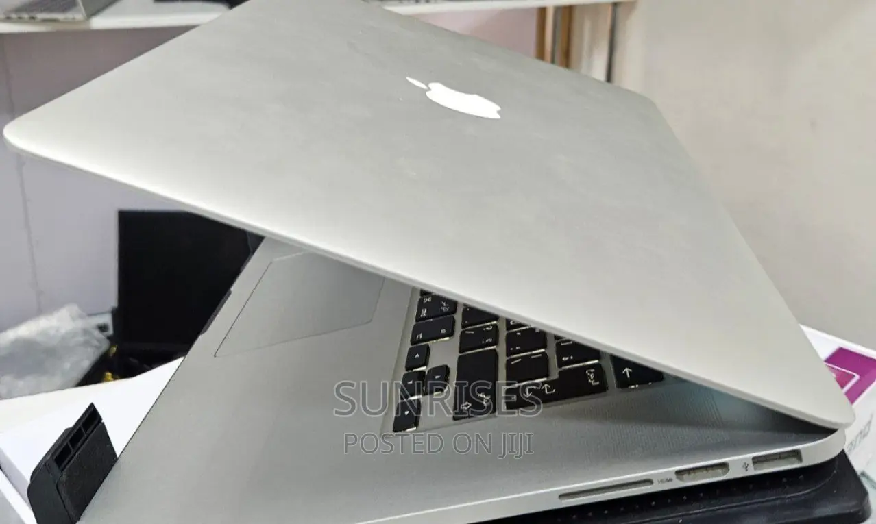 New Laptop Apple MacBook 2015 16GB Intel Core I7 SSD 512GB