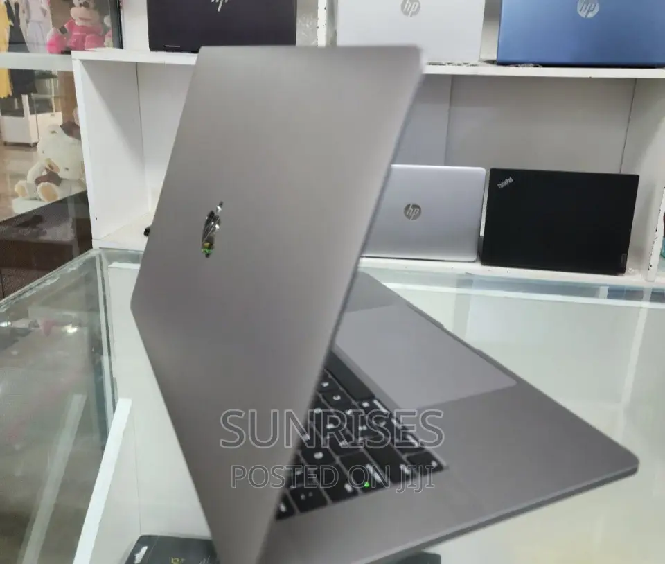 New Laptop Apple MacBook Pro 2019 32GB Intel Core I9 SSD 512GB