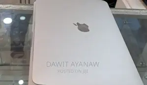 New Laptop Apple MacBook Pro 2019 8GB Intel Core i5 SSD 256GB