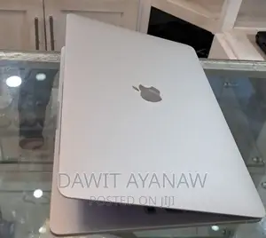 New Laptop Apple MacBook Pro 2019 8GB Intel Core i5 SSD 256GB