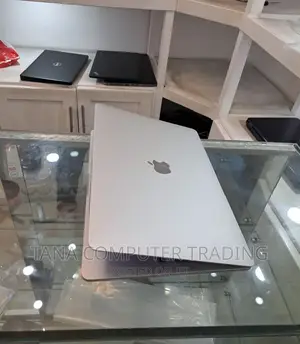 New Laptop Apple MacBook Pro 2019 8GB Intel Core I5 SSD 256GB