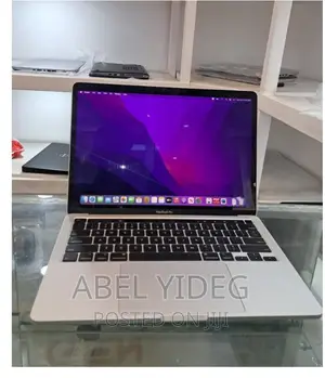 New Laptop Apple MacBook Pro 2019 8GB Intel Core I5 SSD 256GB