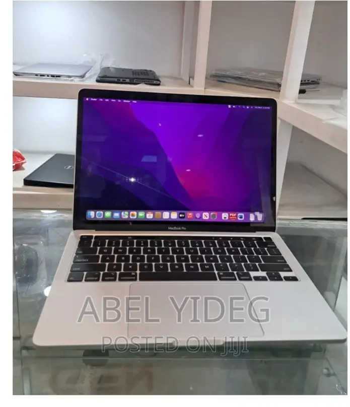 New Laptop Apple MacBook Pro 2019 8GB Intel Core I5 SSD 256GB
