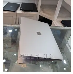 New Laptop Apple MacBook Pro 2019 8GB Intel Core I5 SSD 256GB
