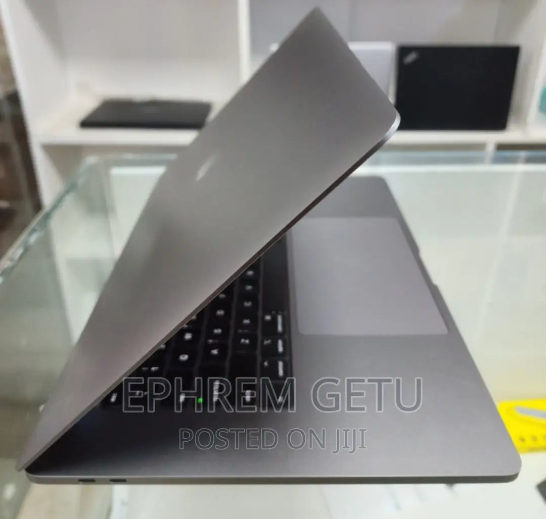 New Laptop Apple MacBook Pro 2019 32GB Intel Core I7 SSD 512GB