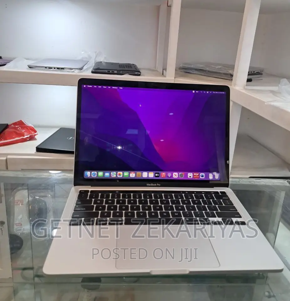 New Laptop Apple MacBook Pro 2019 8GB Intel Core I7 SSD 256GB