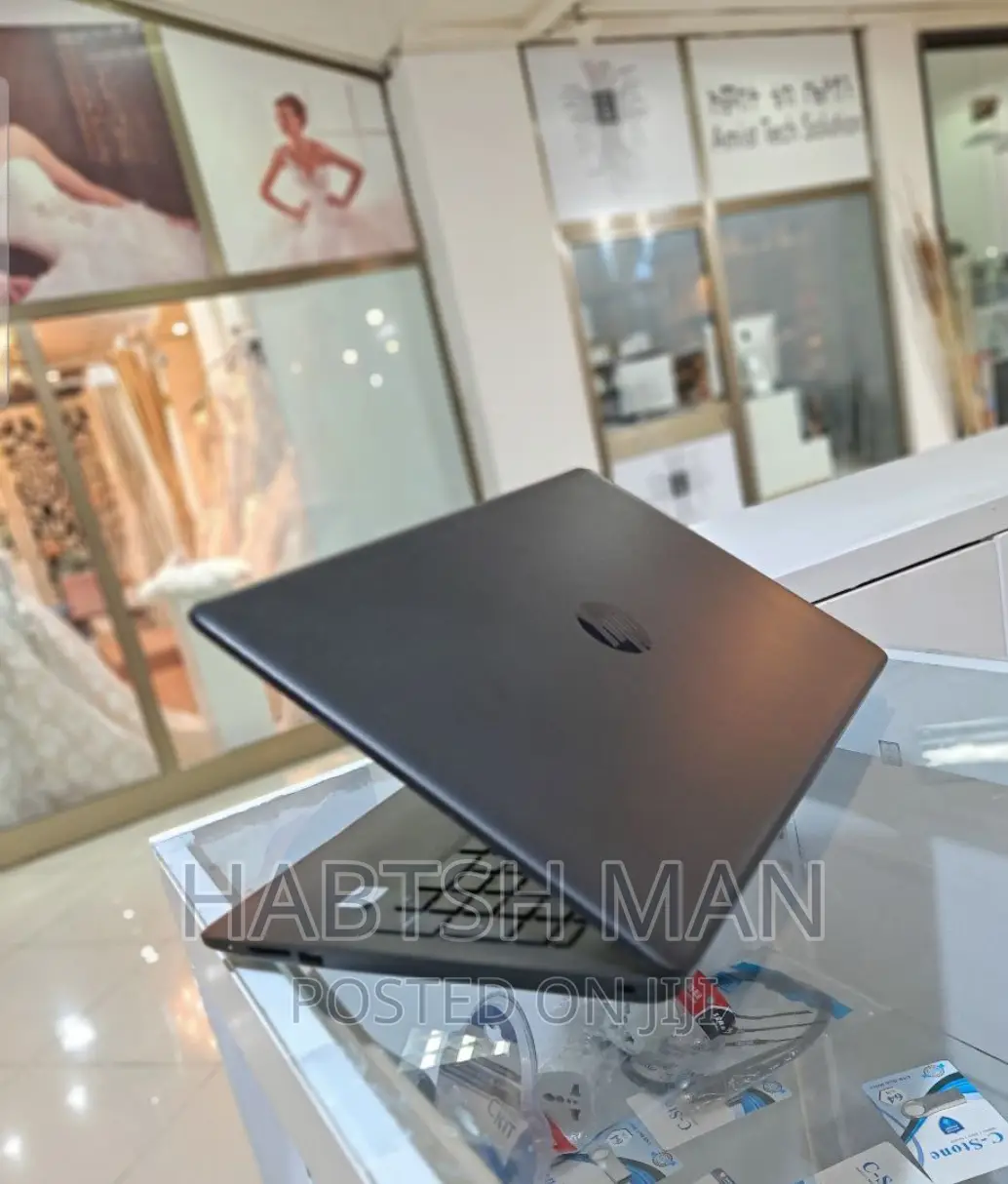 New Laptop HP Stream Notebook 8GB Intel Core I5 HDD 1T