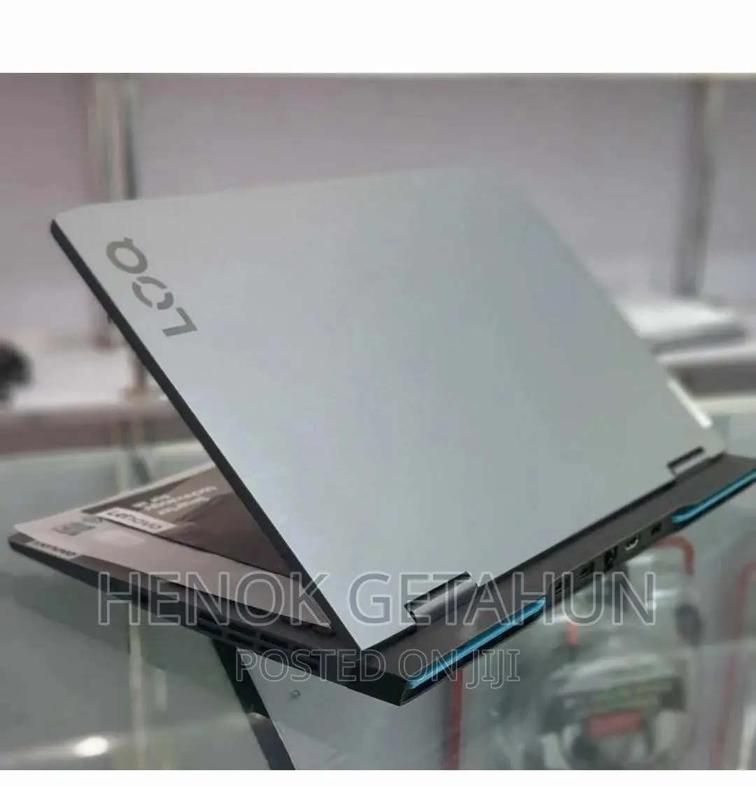 New Laptop Lenovo 100e 8GB Intel Core i5 SSD 512GB